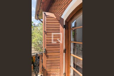 Casa à venda com 447m², 4 quartos e 2 vagas Casa à venda com 447m², 4 quartos e 2 vagasVaranda da suíte