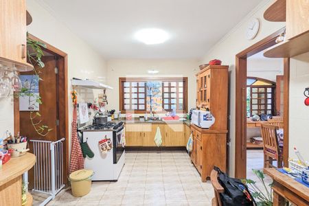 Casa à venda com 447m², 4 quartos e 2 vagas Casa à venda com 447m², 4 quartos e 2 vagasCozinha