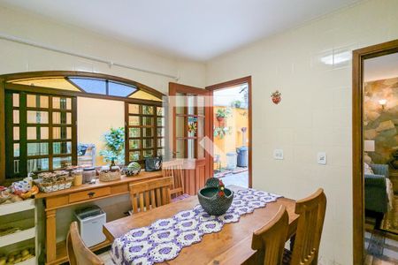 Casa à venda com 447m², 4 quartos e 2 vagas Casa à venda com 447m², 4 quartos e 2 vagasCopa