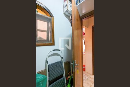 Casa à venda com 447m², 4 quartos e 2 vagas Casa à venda com 447m², 4 quartos e 2 vagasDepósito