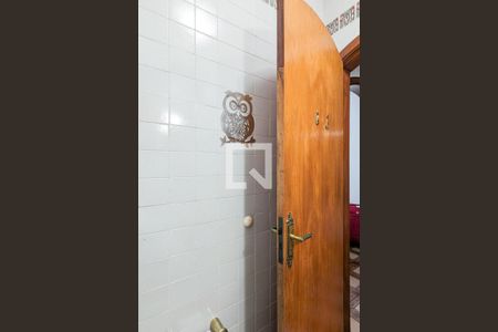 Casa à venda com 447m², 4 quartos e 2 vagas Casa à venda com 447m², 4 quartos e 2 vagasLavabo