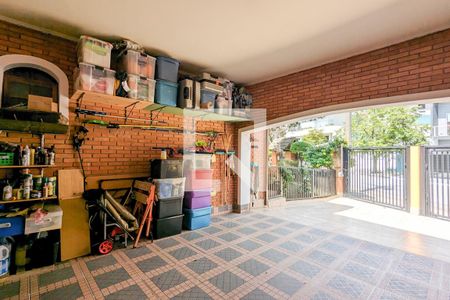 Casa à venda com 447m², 4 quartos e 2 vagas Casa à venda com 447m², 4 quartos e 2 vagasGaragem