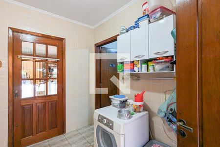 Casa à venda com 447m², 4 quartos e 2 vagas Casa à venda com 447m², 4 quartos e 2 vagasÁrea de serviço