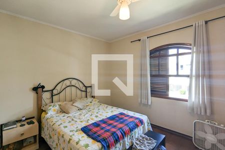 Casa à venda com 447m², 4 quartos e 2 vagas Casa à venda com 447m², 4 quartos e 2 vagasQuarto 1