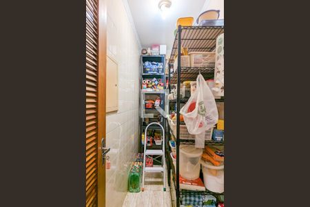 Casa à venda com 447m², 4 quartos e 2 vagas Casa à venda com 447m², 4 quartos e 2 vagasDespensa