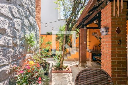 Casa à venda com 447m², 4 quartos e 2 vagas Casa à venda com 447m², 4 quartos e 2 vagasChurrasqueira