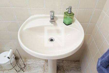 Casa à venda com 447m², 4 quartos e 2 vagas Casa à venda com 447m², 4 quartos e 2 vagasBanheiro de serviço