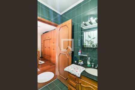 Casa à venda com 447m², 4 quartos e 2 vagas Casa à venda com 447m², 4 quartos e 2 vagasBanheiro da suíte