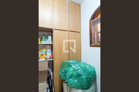 Casa à venda com 447m², 4 quartos e 2 vagas Casa à venda com 447m², 4 quartos e 2 vagasDepósito