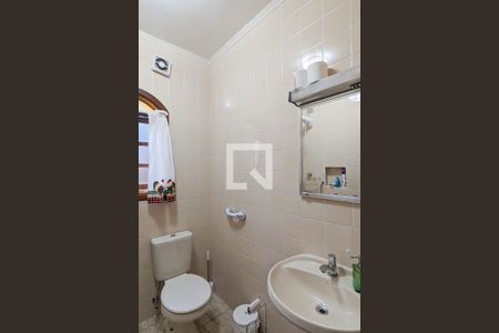 Casa à venda com 447m², 4 quartos e 2 vagas Casa à venda com 447m², 4 quartos e 2 vagasBanheiro de serviço