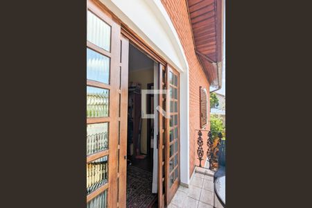 Casa à venda com 447m², 4 quartos e 2 vagas Casa à venda com 447m², 4 quartos e 2 vagasVaranda