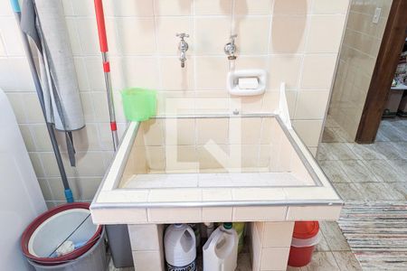 Casa à venda com 447m², 4 quartos e 2 vagas Casa à venda com 447m², 4 quartos e 2 vagasÁrea de serviço