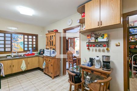 Casa à venda com 447m², 4 quartos e 2 vagas Casa à venda com 447m², 4 quartos e 2 vagasCozinha