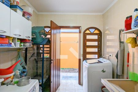 Casa à venda com 447m², 4 quartos e 2 vagas Casa à venda com 447m², 4 quartos e 2 vagasÁrea de serviço