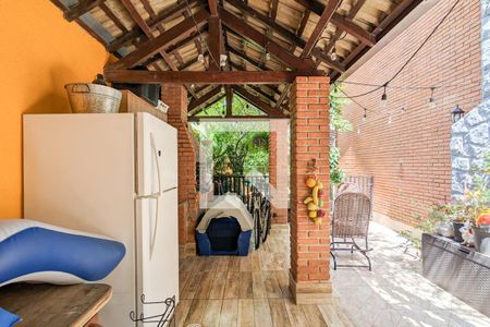 Casa à venda com 447m², 4 quartos e 2 vagas Casa à venda com 447m², 4 quartos e 2 vagasChurrasqueira