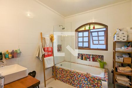 Casa à venda com 447m², 4 quartos e 2 vagas Casa à venda com 447m², 4 quartos e 2 vagasBanheiro