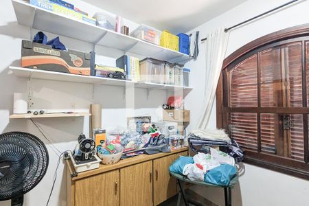 Casa à venda com 447m², 4 quartos e 2 vagas Casa à venda com 447m², 4 quartos e 2 vagasQuarto de serviço