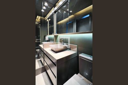 Studio à venda com 42m², 1 quarto e 1 vaga Studio à venda com 42m², 1 quarto e 1 vagaBanheiro