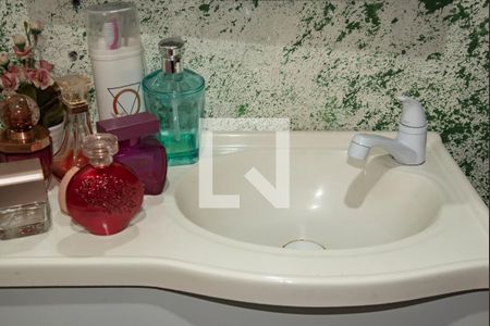 Casa de condomínio à venda com 200m², 3 quartos e 2 vagasCasa 2 - Banheiro