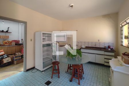 Casa à venda com 150m², 3 quartos e 3 vagasEdícula - Cozinha