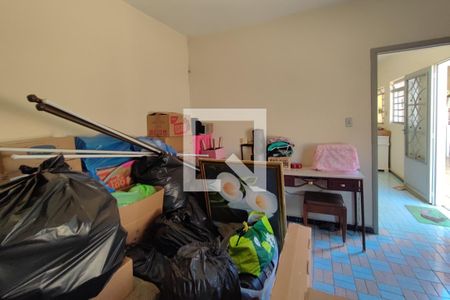 Casa à venda com 150m², 3 quartos e 3 vagasEdícula - Sala