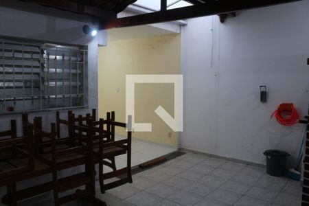 Casa à venda com 112m², 2 quartos e 2 vagasQuintal