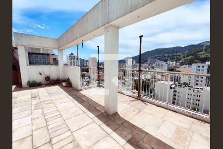Apartamento à venda com 230m², 4 quartos e 2 vagas Apartamento à venda com 230m², 4 quartos e 2 vagasÁrea externa