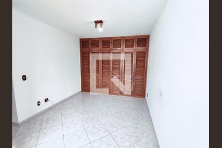 Apartamento à venda com 230m², 4 quartos e 2 vagas Apartamento à venda com 230m², 4 quartos e 2 vagasSuite 1