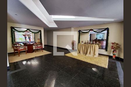 Apartamento à venda com 230m², 4 quartos e 2 vagas Apartamento à venda com 230m², 4 quartos e 2 vagasHall de entrada