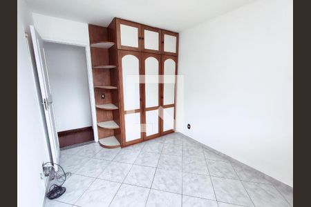 Apartamento à venda com 230m², 4 quartos e 2 vagas Apartamento à venda com 230m², 4 quartos e 2 vagasQuarto 1 - Armários