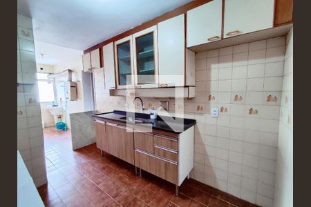 Apartamento à venda com 230m², 4 quartos e 2 vagas Apartamento à venda com 230m², 4 quartos e 2 vagasCozinha - Armários