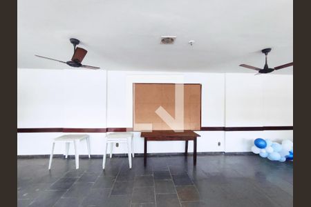 Apartamento à venda com 230m², 4 quartos e 2 vagas Apartamento à venda com 230m², 4 quartos e 2 vagasÁrea comum - Salão de festas