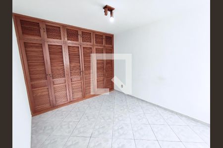 Apartamento à venda com 230m², 4 quartos e 2 vagas Apartamento à venda com 230m², 4 quartos e 2 vagasSuite 1 - Armários