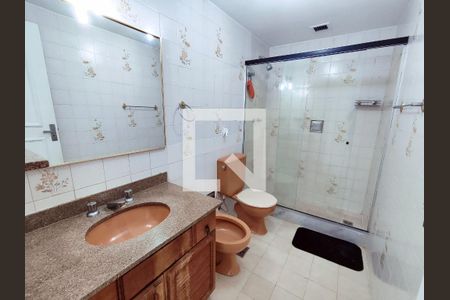 Apartamento à venda com 230m², 4 quartos e 2 vagas Apartamento à venda com 230m², 4 quartos e 2 vagasBanheiro da Suíte