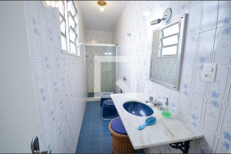 Casa à venda com 242m², 3 quartos e 3 vagas Casa à venda com 242m², 3 quartos e 3 vagasBanheiro Social