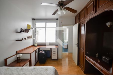 Casa à venda com 242m², 3 quartos e 3 vagas Casa à venda com 242m², 3 quartos e 3 vagasQuarto 1