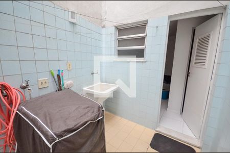 Casa à venda com 242m², 3 quartos e 3 vagas Casa à venda com 242m², 3 quartos e 3 vagasÁrea de Serviço