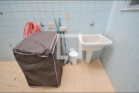 Casa à venda com 242m², 3 quartos e 3 vagas Casa à venda com 242m², 3 quartos e 3 vagasÁrea de Serviço