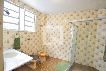 Casa à venda com 242m², 3 quartos e 3 vagas Casa à venda com 242m², 3 quartos e 3 vagasBanheiro da Suíte