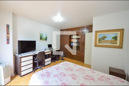 Casa à venda com 242m², 3 quartos e 3 vagas Casa à venda com 242m², 3 quartos e 3 vagasQuarto 2