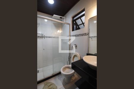 Casa à venda com 90m², 3 quartos e sem vaga Casa à venda com 90m², 3 quartos e sem vagaBanheiro da Suíte