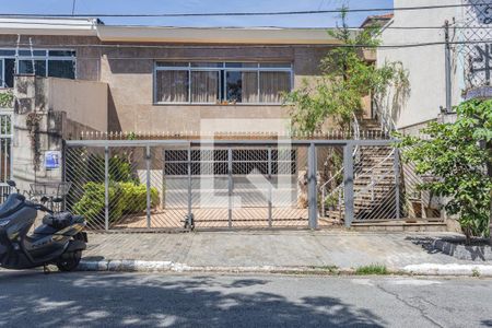 Casa para alugar com 240m², 3 quartos e 4 vagas Casa para alugar com 240m², 3 quartos e 4 vagasFachada