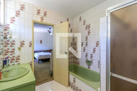 Casa à venda com 250m², 4 quartos e 4 vagas Casa à venda com 250m², 4 quartos e 4 vagasBanheiro da Suíte