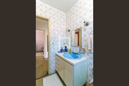 Casa à venda com 250m², 4 quartos e 4 vagas Casa à venda com 250m², 4 quartos e 4 vagasBanheiro Social