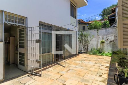 Casa à venda com 250m², 4 quartos e 4 vagas Casa à venda com 250m², 4 quartos e 4 vagasQuintal