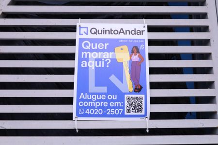 Casa à venda com 213m², 3 quartos e 2 vagasPlaca instalada no portão