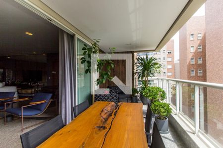 Apartamento à venda com 175m², 3 quartos e 3 vagasVaranda gourmet