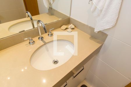 Apartamento à venda com 175m², 3 quartos e 3 vagasDetalhe do Banheiro da Suite