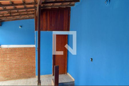 Casa de condomínio à venda com 90m², 2 quartos e 1 vaga Casa de condomínio à venda com 90m², 2 quartos e 1 vagaQuarto de Ferramentas