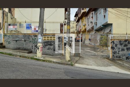 Casa de condomínio à venda com 90m², 2 quartos e 1 vaga Casa de condomínio à venda com 90m², 2 quartos e 1 vagaFachada